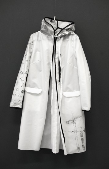 Oil coat | figure